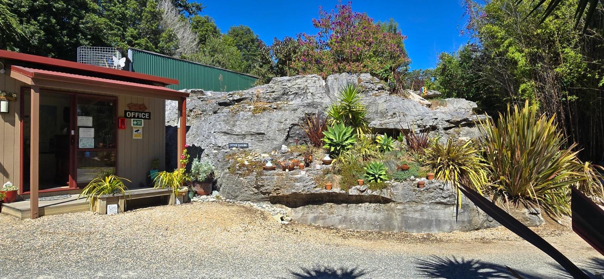 The Rocks Chalets 타카카 외부 사진